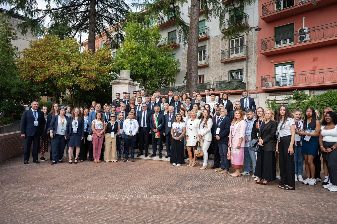 Avokatja e Popullit merr pjesë në konferencën: “Roli i Ombudsmanit si garantues i të drejtave”